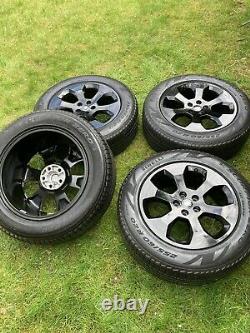 4 x GENUINE 20 LAND ROVER DEFENDER ALLOY WHEELS WITH PIRELLI TYRES