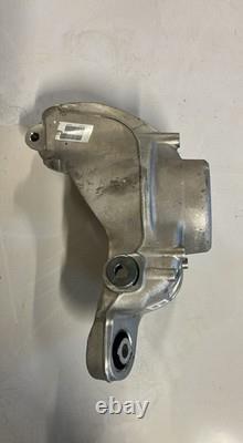 Genuine Range Rover Evoque Moyeu de bras arrière gauche Lh Lr068884 Lr024427