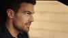 Range Rover Sport Bleu Vitesse Avec Theo James